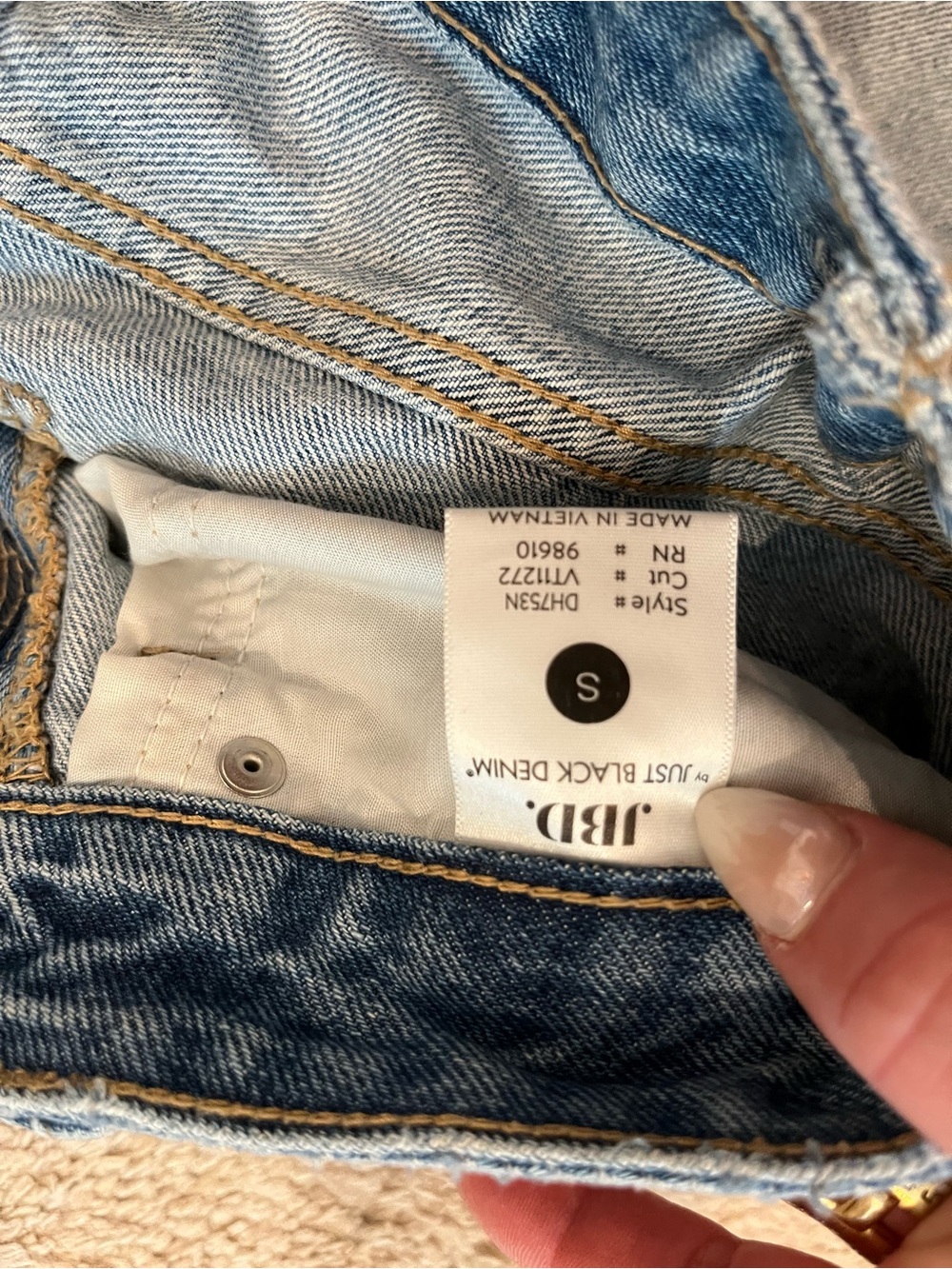 Just Black Light Wash Denim Jean Shorts - Picture 2 of 10